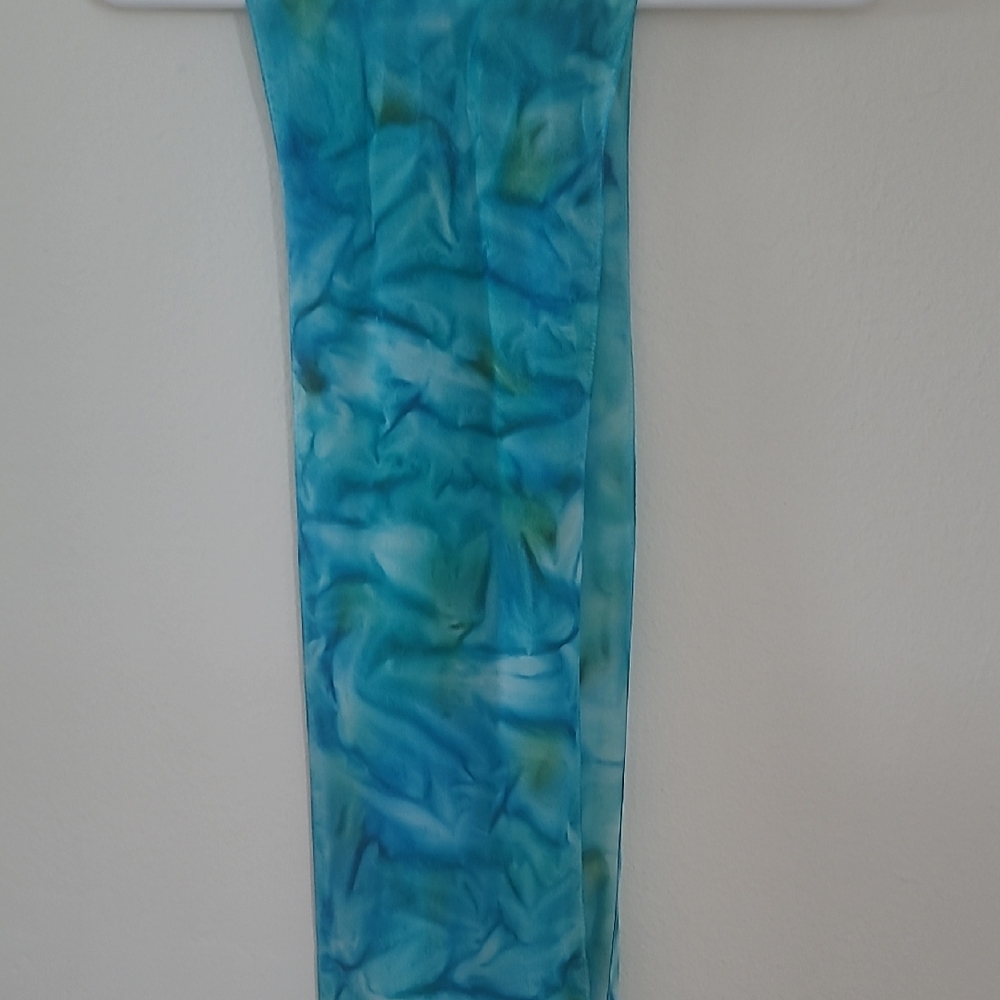 Elegant Blue and Green Women's Scarf